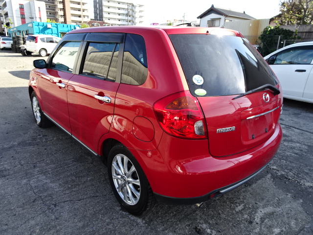 Mazda verisa 2009