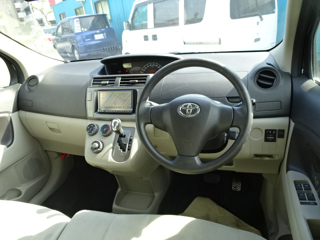 2011 TOYOTA PASSO SETTE M502E | Japanese Used Cars | RYUSOBANKIN