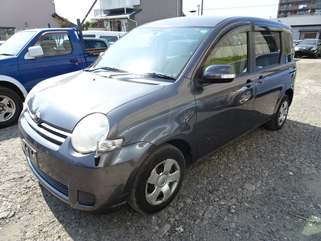 Toyota sienta ncp81