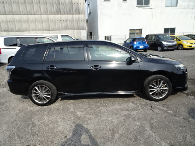 Toyota corolla fielder 2011