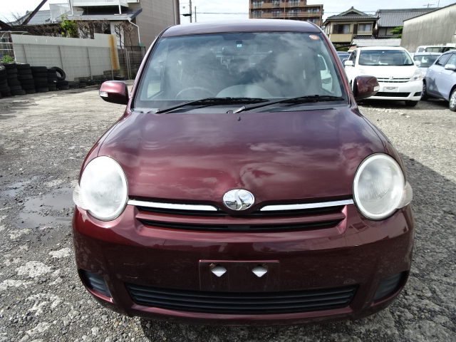 Toyota sienta ncp81