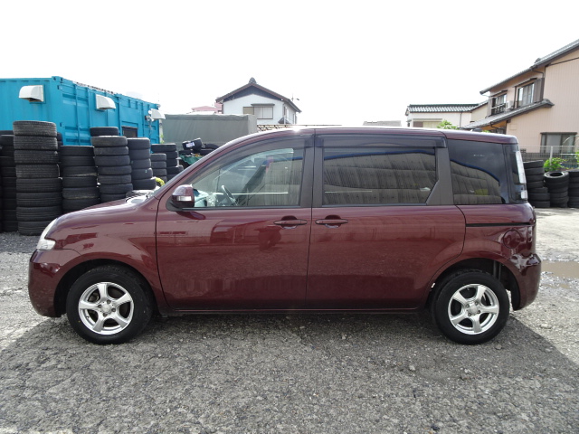 Toyota sienta ncp81