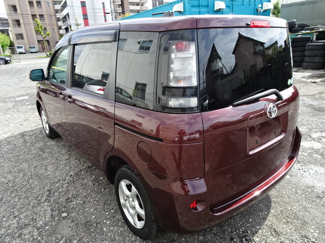 Toyota sienta ncp81