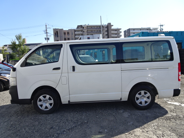 Toyota hiace kdh206