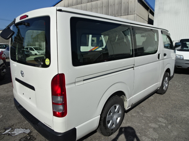 Toyota hiace kdh206