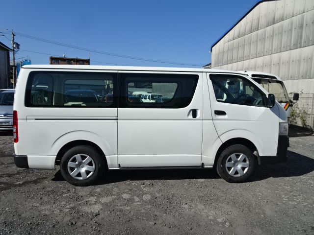 Toyota hiace kdh206