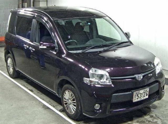 Toyota sienta 2011