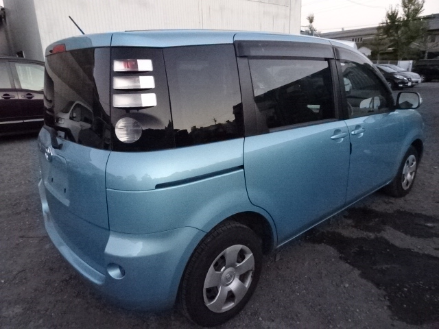 Toyota sienta ncp81