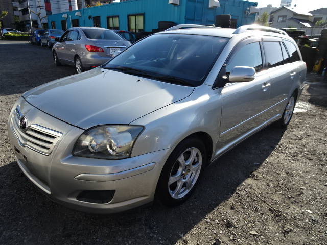 Toyota avensis azt250