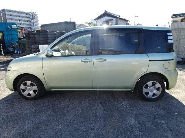 Toyota sienta ncp81