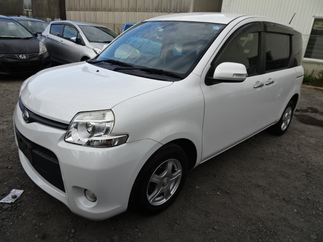 Toyota sienta ncp81