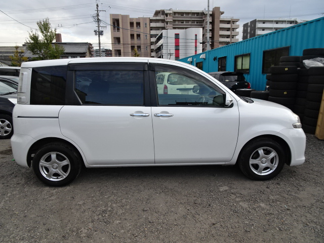 Toyota sienta ncp81