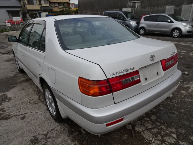 Toyota premio 2000