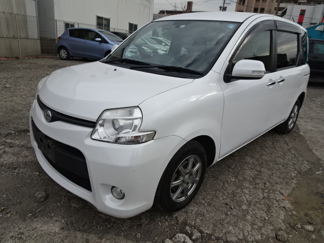 Toyota sienta ncp81