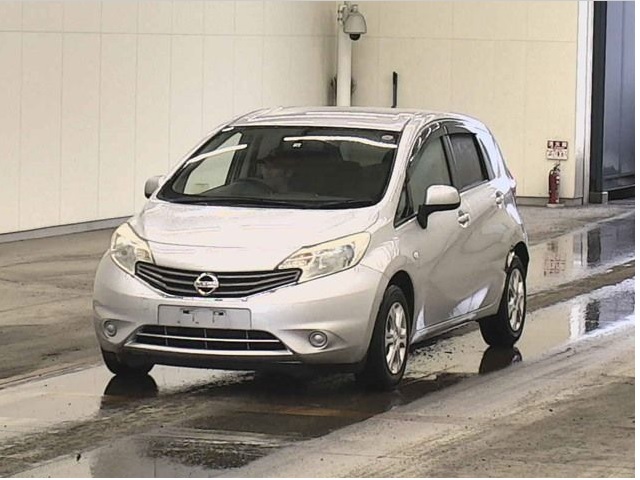 2013/OCT/Auction Grade:4 NOTE E12 1200cc E12-152771