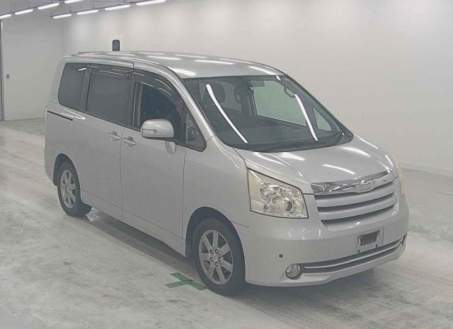 2008/DEC TOYOTA NOAH ZRR70G 2000cc ZRR70-0175982