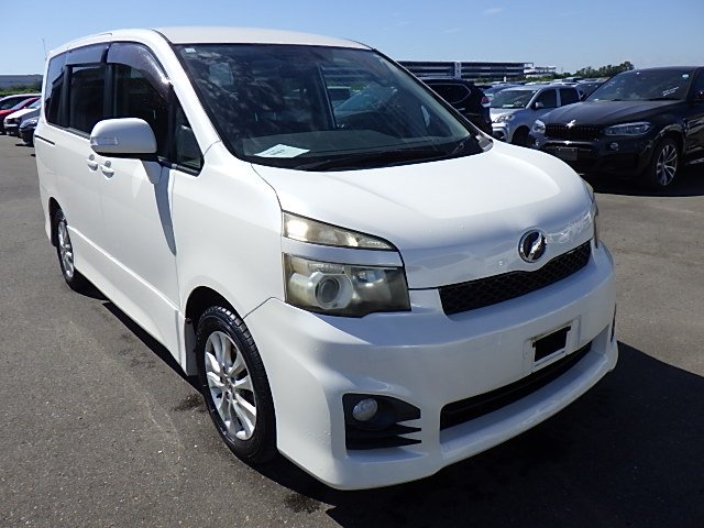 2011YEAR/MAR TOYOTA VOXY DBA-ZRR70W 2000CC ZRR70-0376086